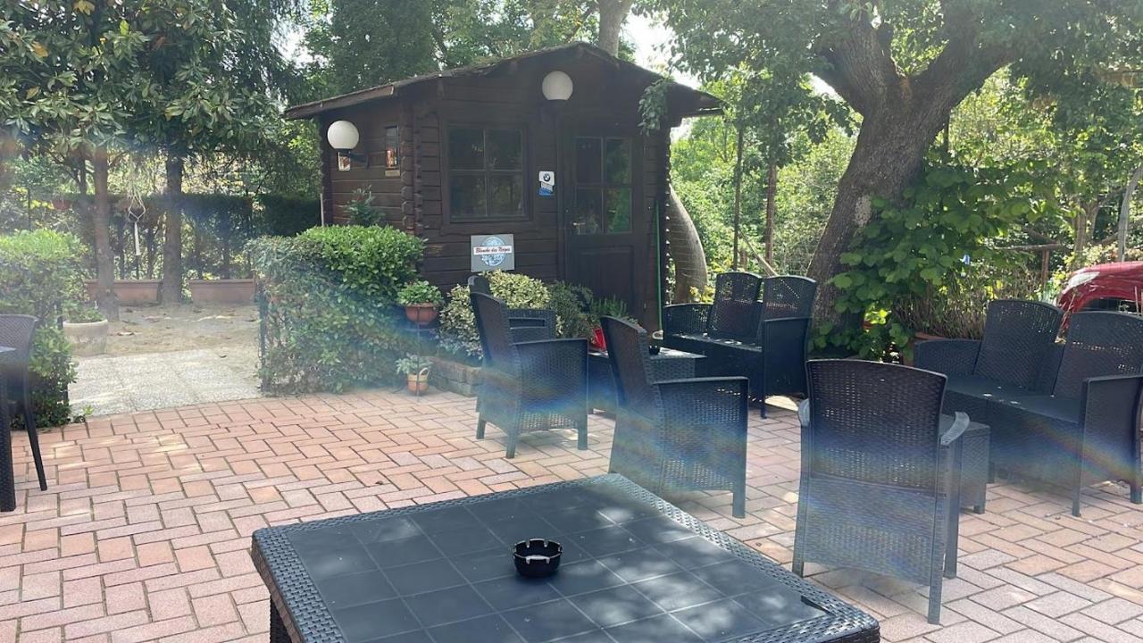 Bed and Breakfast Mosci'S Bed & Beer San Damiano dʼAsti Exterior foto