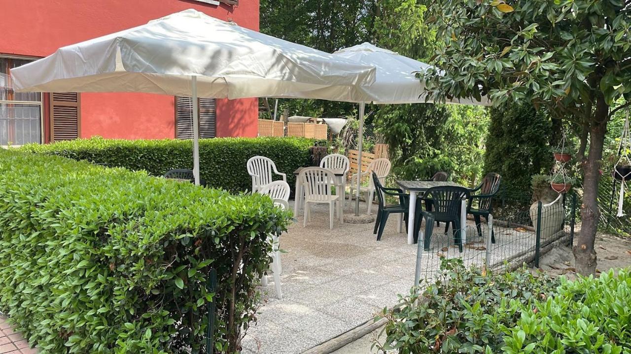 Bed and Breakfast Mosci'S Bed & Beer San Damiano dʼAsti Exterior foto