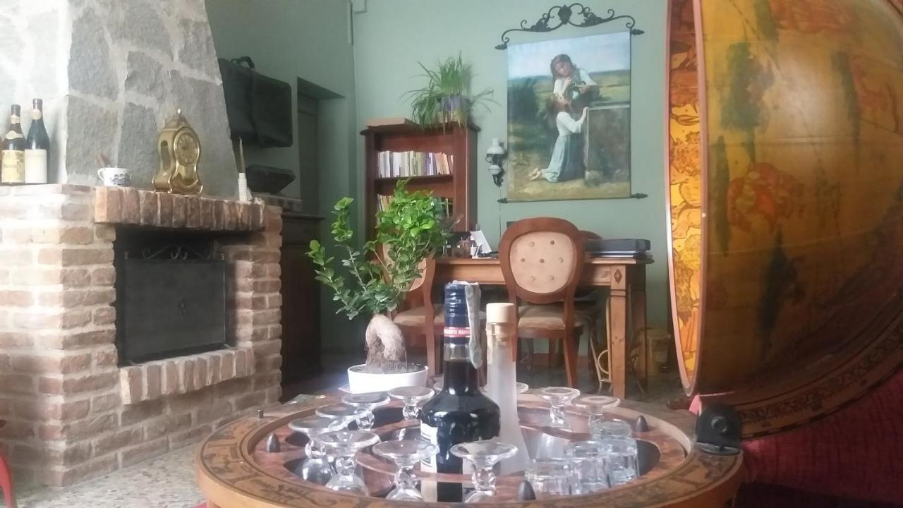 Bed and Breakfast Mosci'S Bed & Beer San Damiano dʼAsti Exterior foto